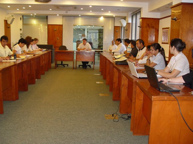 Reunion de los Directivos de la UNE en el Paraninfo de la Institucion el 18 de marzo