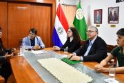 Rector recibe a representantes de Paraguay en competencia mundial Hult Prize