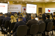 Rector participó de presentación de mecanismo de evaluación a estudiantes de Medicina 