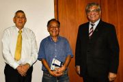UNE recibe visita de Vicerrector de Investigación de universidad peruana