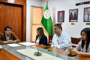 Rector de la UNE firma convenio con Consultora Paraguay Arandu