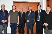 Autoridades de la UNE reciben visita de cortesía de docente argentino 