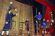 Presentan en la UNE obra Heroicos "215 años de una patriótica historia"