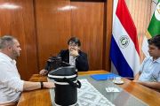 Rector de la UNE recibió visita del Intendente de Minga Porá