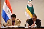 UNE firma Convenio marco de cooperación interinstitucional con Asociación de Politólogos
