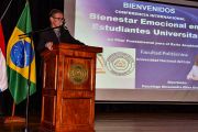 Brindan conferencia sobre bienestar emocional en estudiantes universitarios 