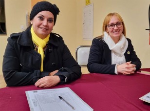 Lic. Rossana Sosa, Lic. Ana Cristina Ibarra, docentes extensionistas de la Facultad de Filosofía UNE.