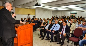 Dr. Julio César Meaurio Leiva, durante la presentación de propuestas en febrero de este año.