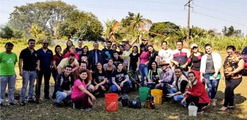 Grupos de estudiantes extensionistas de la Facultad de Derecho y Ciencias Sociales. 